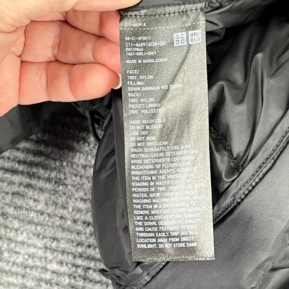 Uniqlo Ultra Light Down Jacket M Packable Lightweight Winter Puffer Essential - Picture 6 of 12